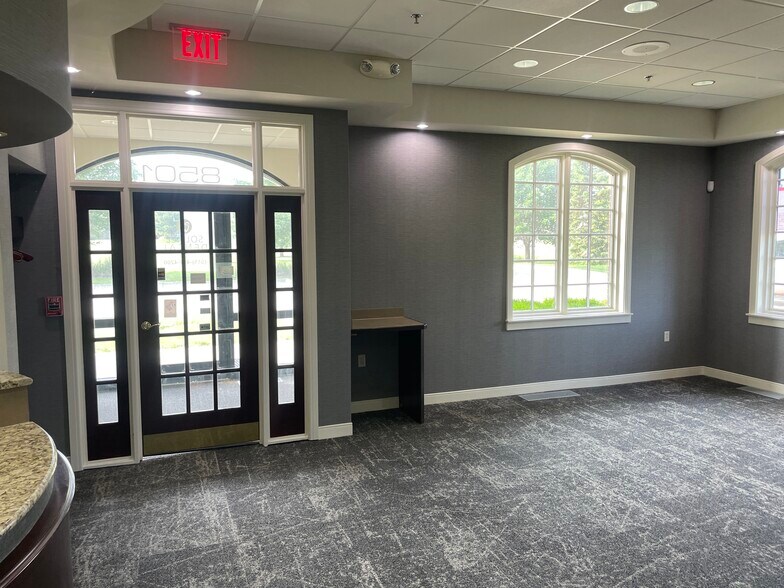 More Photos Of 8501 Plum Dr, Urbandale Medical For Sale