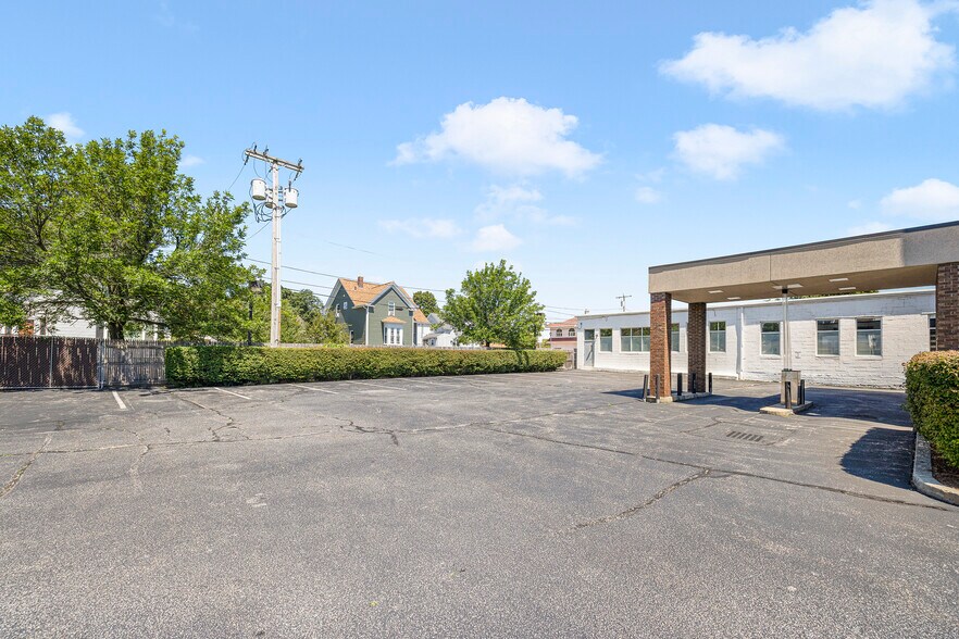 More Photos Of 999 S Broadway, East Providence Medical For Lease