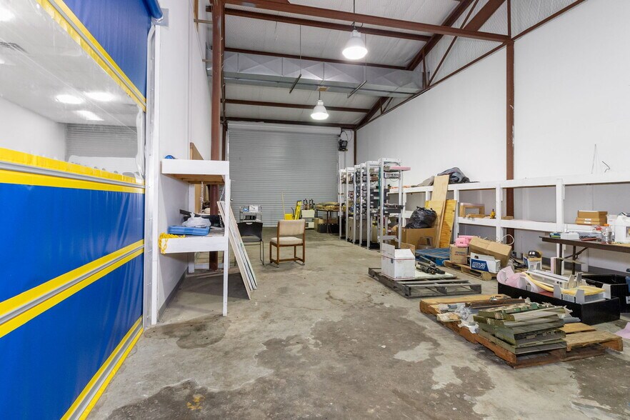 More Photos Of 8424 N HWY 69, Pollok Flex For Sale