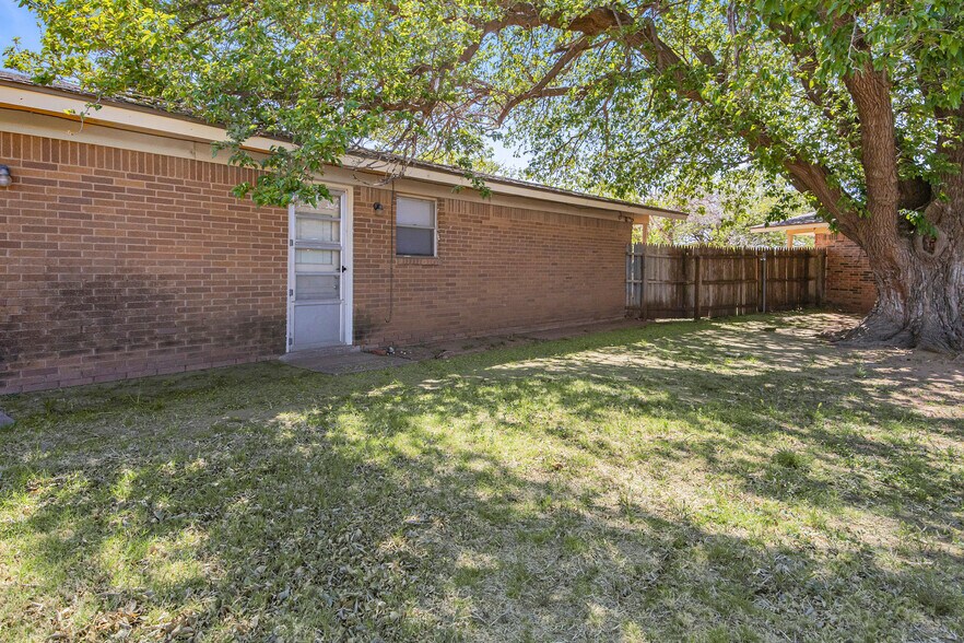 More Photos Of 501-524 Plaza Dr, Slaton Apartments For Sale