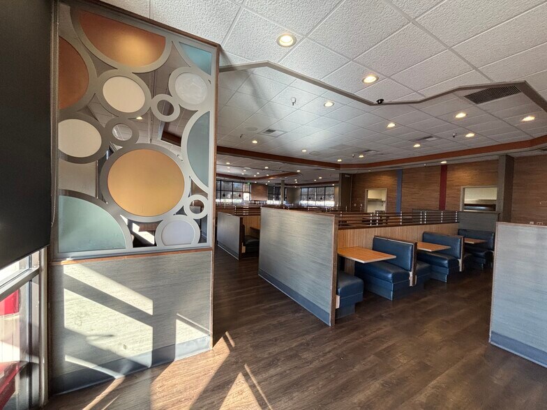 More Photos Of 5312 Old Redwood Hwy, Petaluma Restaurant For Sale