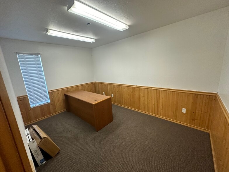 More Photos Of 3420 S Brady Ct, Englewood Light Distribution For Lease