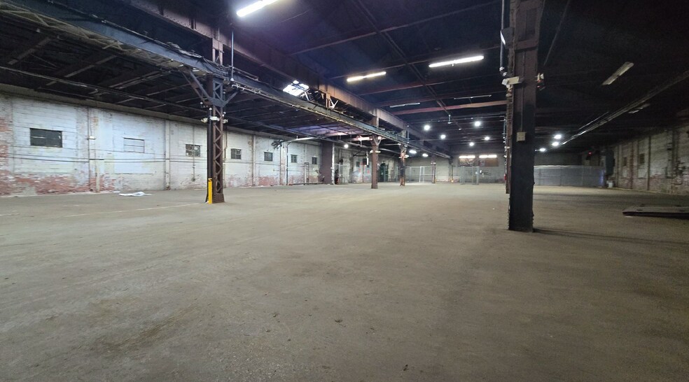 More Photos Of 29 53rd St, Brooklyn Warehouse For Sale