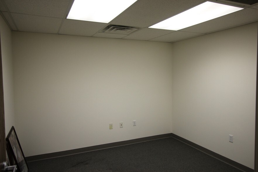 More Photos Of 66 N Pecos Rd, Henderson Medical For Lease