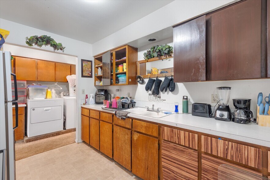 More Photos Of 227 24th Ave, Longview Apartments For Sale