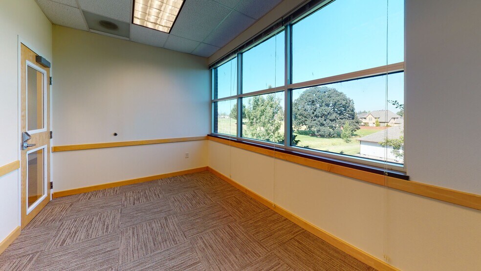 More Photos Of 693 Ray J. Glatt Cir, Woodburn Medical For Sale