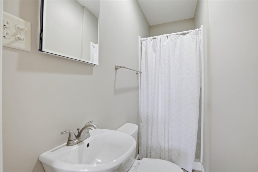 More Photos Of 115 S 24th St, Camp Hill Multifamily For Sale