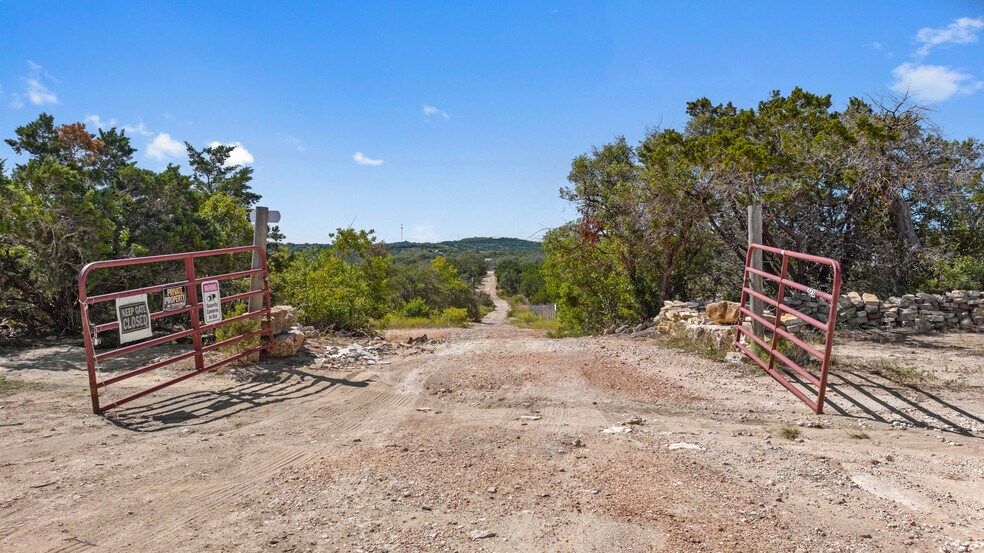 More Photos Of 8662 US 281 hwy, Blanco Land For Sale