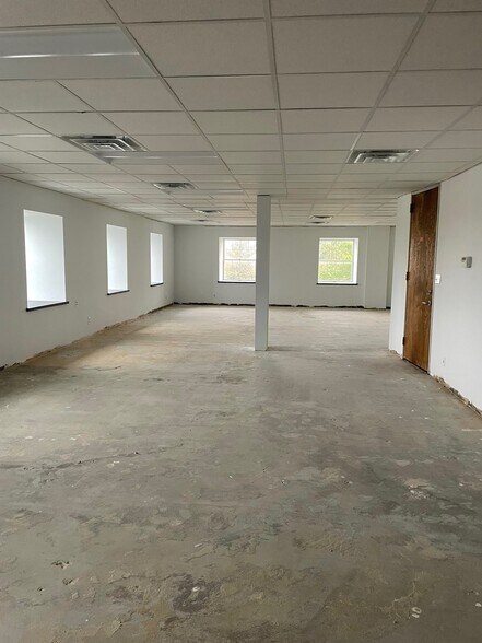 More Photos Of 15421 Clayton Rd, Ballwin Medical For Lease