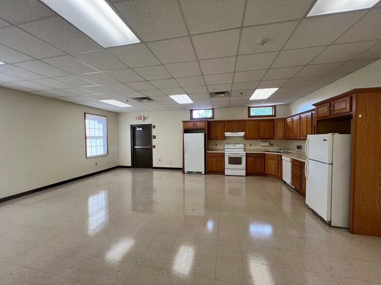 More Photos Of 86 Coraopolis Rd, Coraopolis Medical For Sale