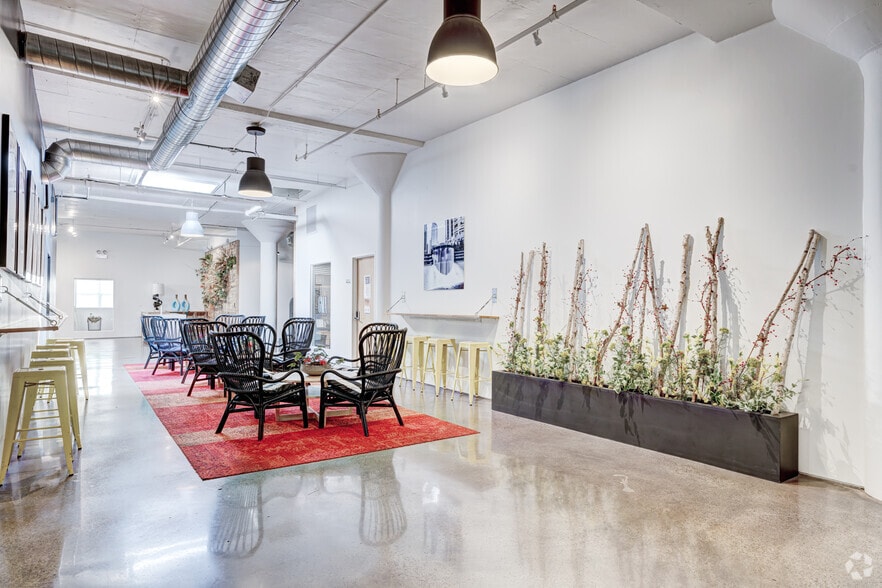 More Photos Of 3520 S Morgan St, Chicago Loft Creative Space For Lease