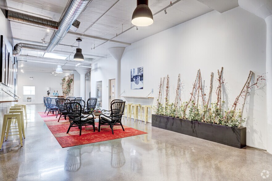 More Photos Of 3520 S Morgan St, Chicago Loft Creative Space For Lease