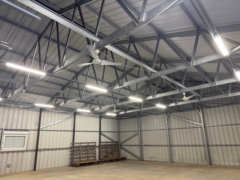 More Photos Of 3315 Dawsonville Hwy, Gainesville Warehouse For Lease