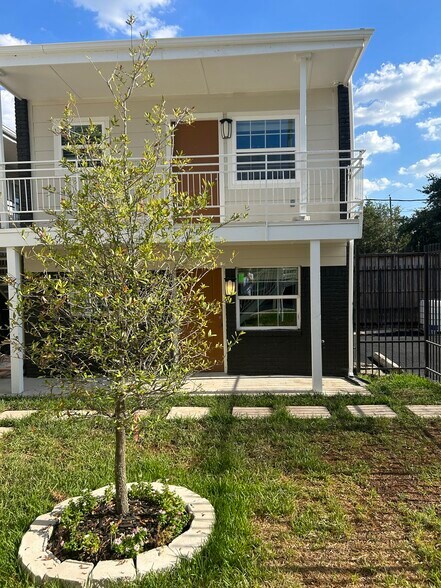 More Photos Of 1824 Thonig Rd, Houston Apartments For Sale