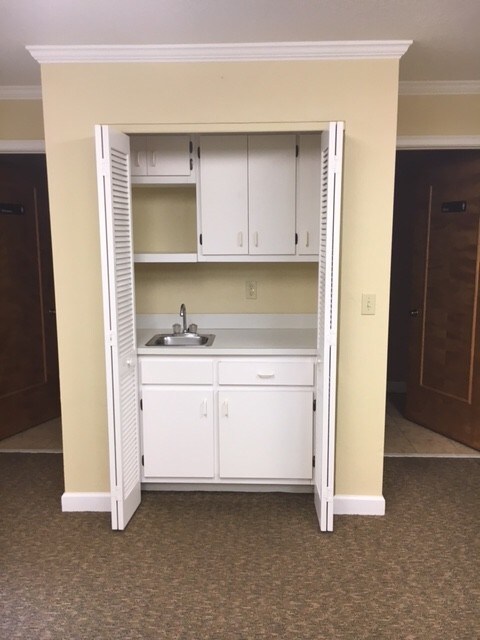 More Photos Of 1326 S Ridgewood Ave, Daytona Beach Office For Lease