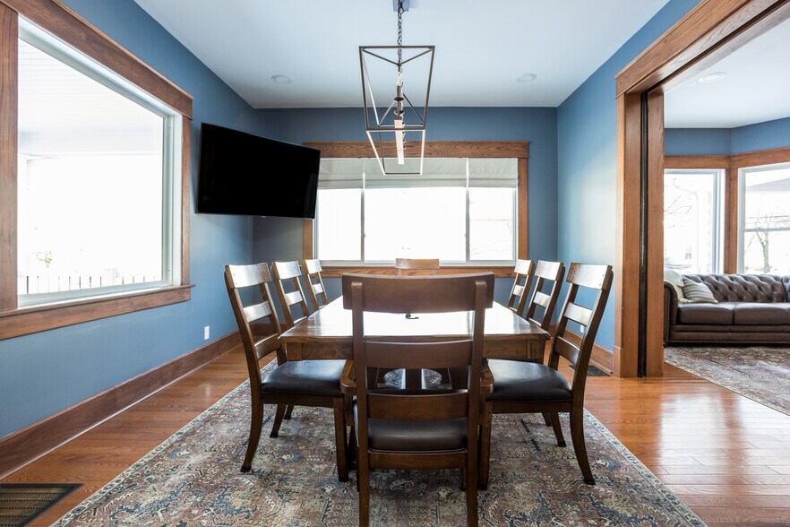 More Photos Of 502 W Main St, Danville Office For Sale