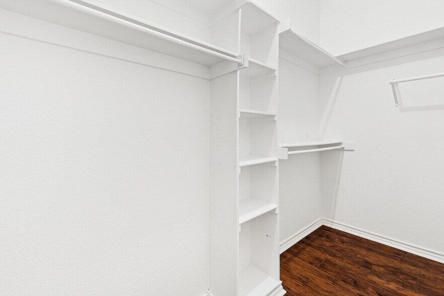 More Photos Of 1101 N Locust St, Denton Apartments For Sale