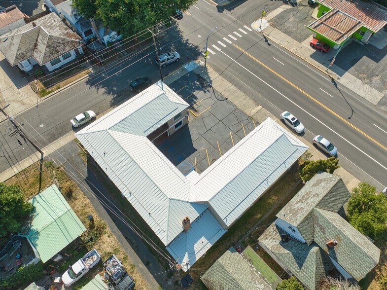 More Photos Of 615 S Main St, Colfax Hotel For Sale