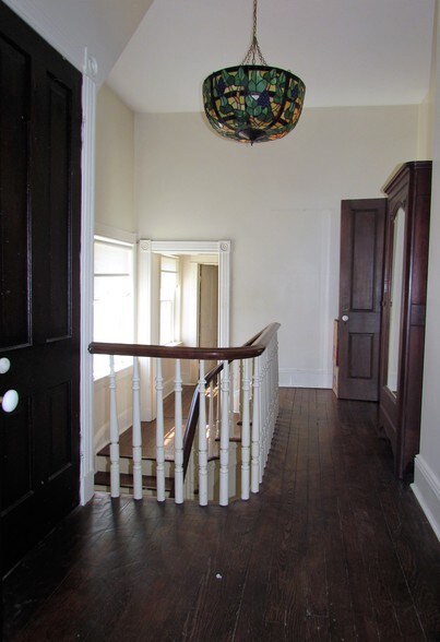 More Photos Of 33 W Main St, New Market Office For Sale