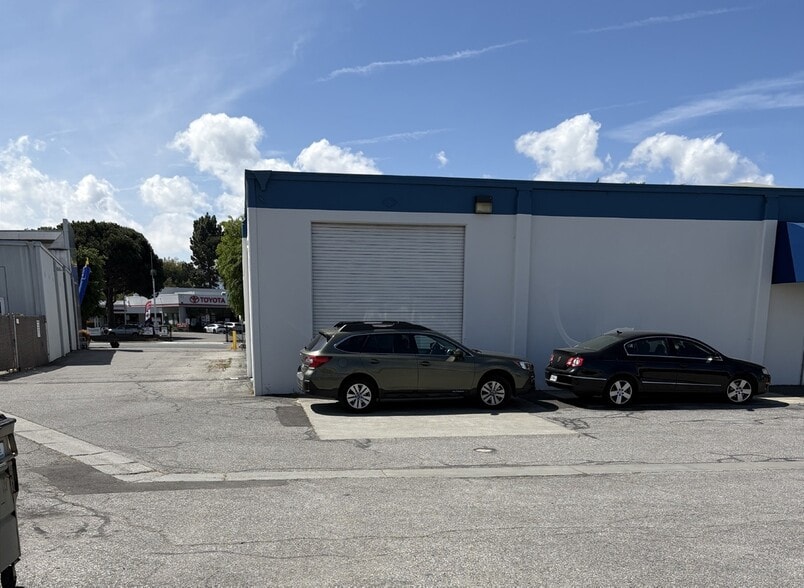 More Photos Of 4227 Middlefield Rd, Palo Alto Service For Lease
