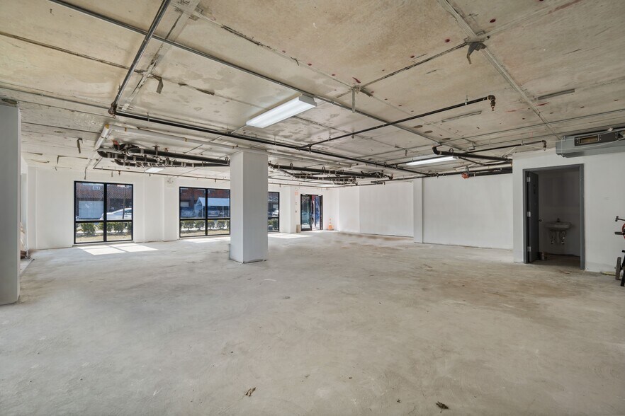 More Photos Of 15353 77th Ave, Flushing Medical For Lease