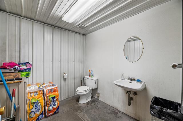 More Photos Of 2000 W Main St, Newcastle Industrial For Sale