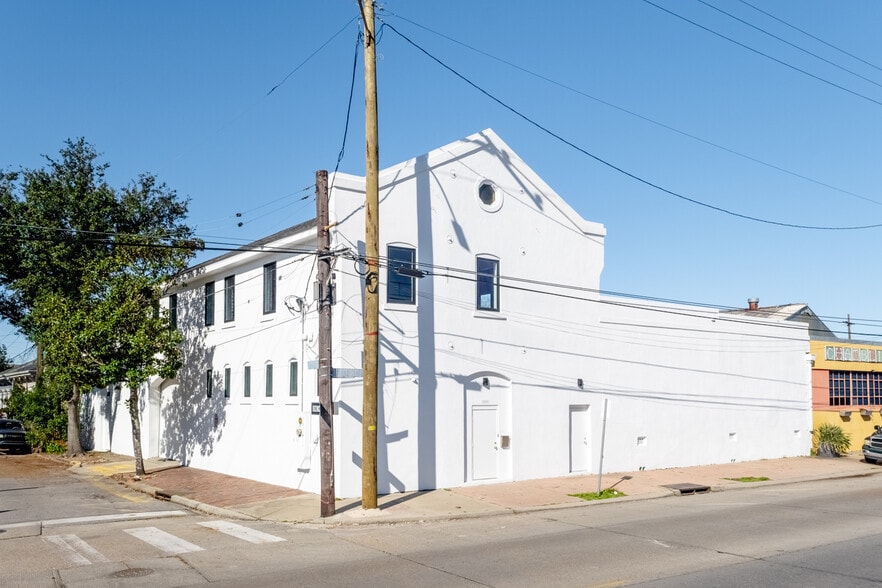 Primary Photo Of 3157 Tchoupitoulas St, New Orleans Service For Lease