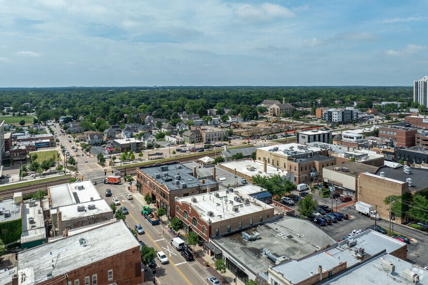 More Photos Of 112-120 N Main St, Wheaton Multifamily For Lease