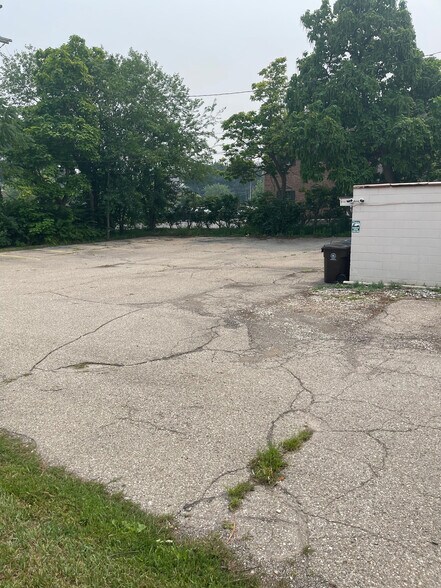 More Photos Of 673 S Main St, Plymouth Freestanding For Lease