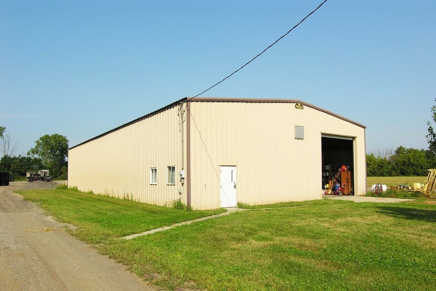 Primary Photo Of 1911 Newport Rd, Carleton Warehouse For Sale