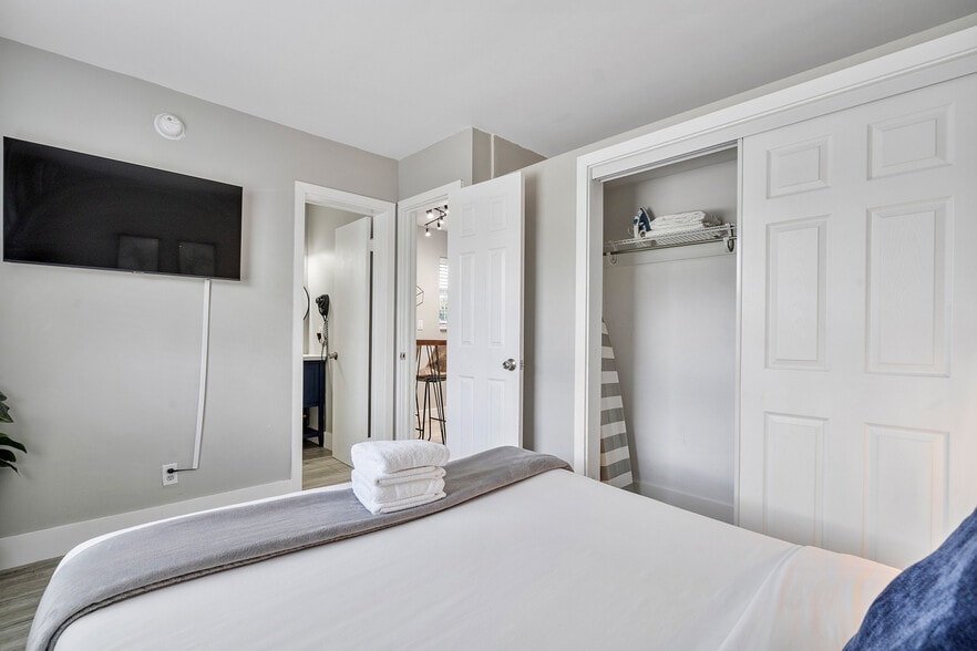 More Photos Of 50 SE 12th St, Fort Lauderdale Apartments For Sale