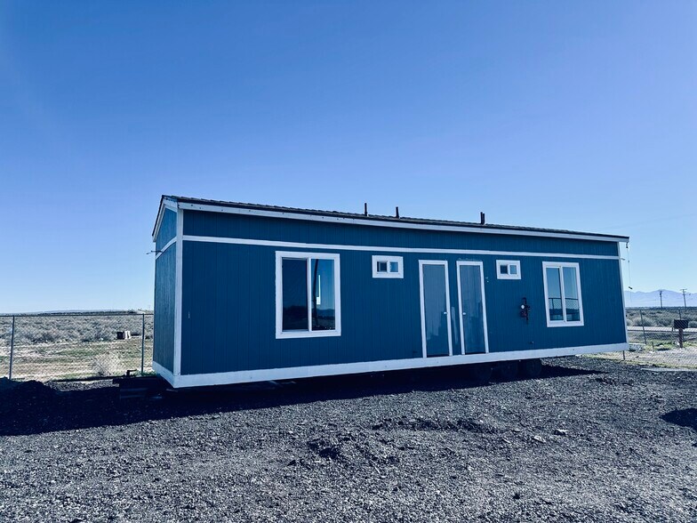 More Photos Of 2761 W Avenue F, Lancaster Manufacturing For Sale