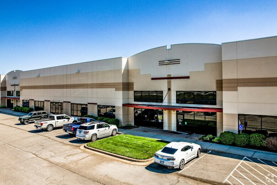 Primary Photo Of 10932-10950 Strang Line Rd, Lenexa Flex For Sale