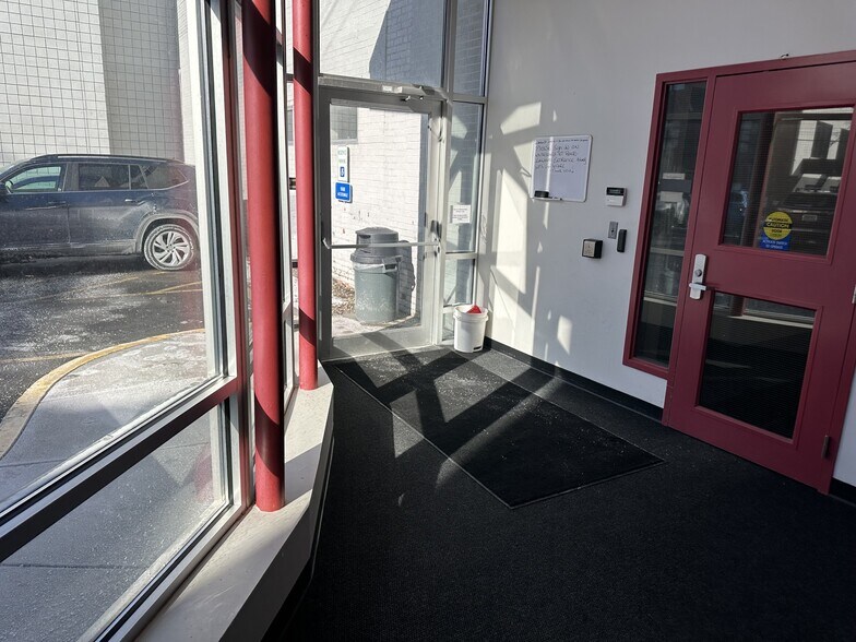 More Photos Of 1160 Main St, Buffalo Office For Sale