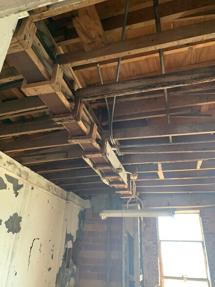 More Photos Of 202 E Main St, Henderson Loft Creative Space For Sale