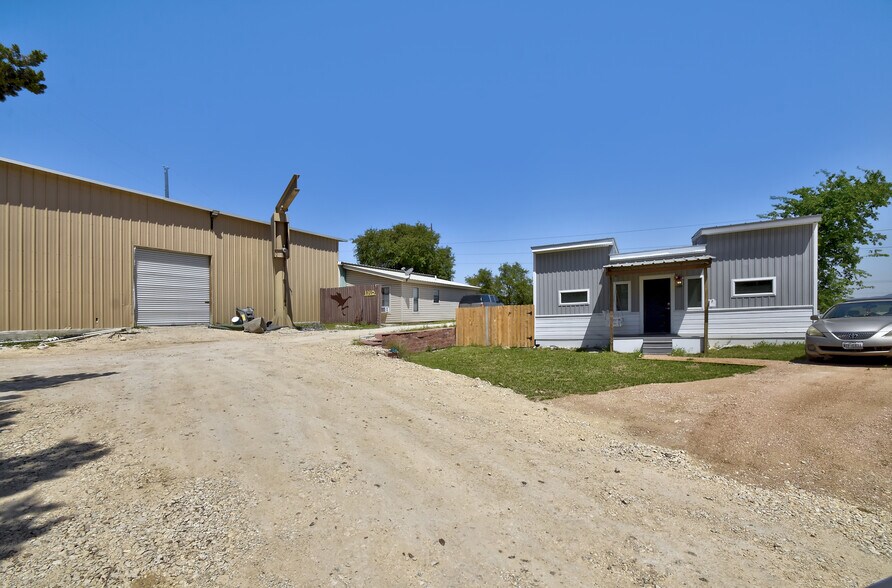 More Photos Of 1340 Hinch Dr, New Braunfels Apartments For Sale