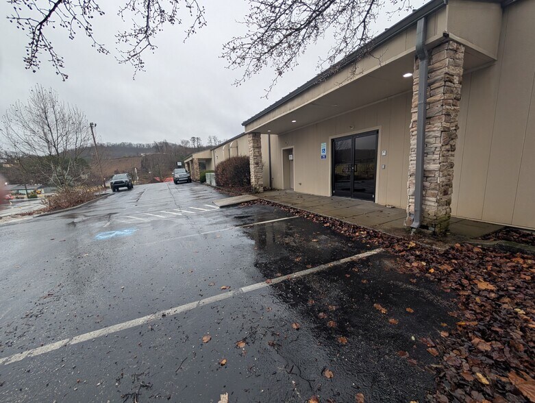 More Photos Of 57 Summit Dr, Corbin Medical For Lease