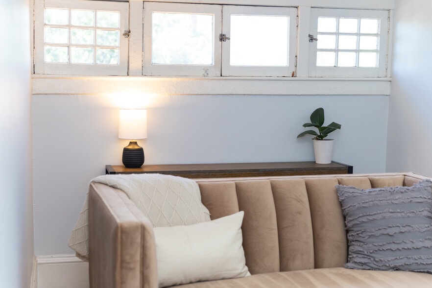 More Photos Of 531 E Lynwood St, Phoenix Office Residential For Sale