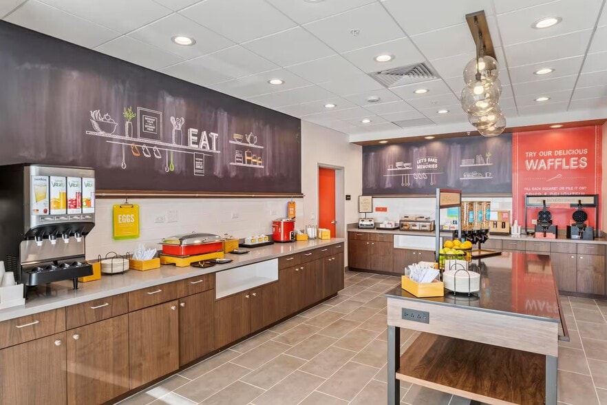 More Photos Of 4380 Integrity Center Pt, Colorado Springs Hotel For Sale