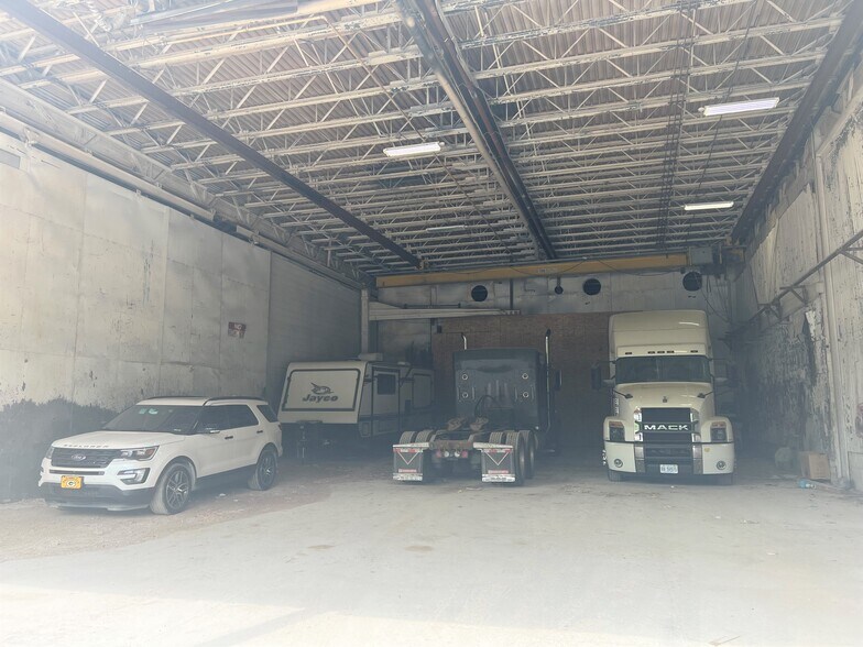 More Photos Of 2331 S 30th St, Lafayette Manufacturing For Sale