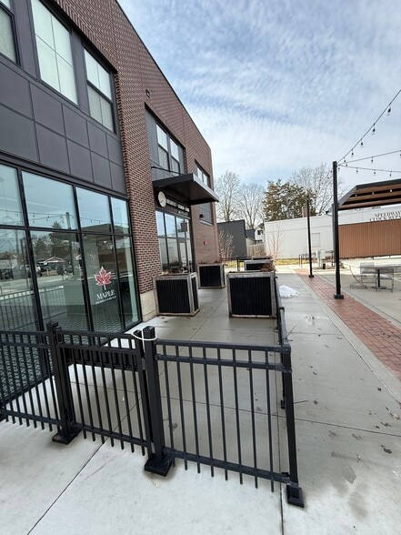 More Photos Of 1302 Main St, Speedway Apartments For Lease