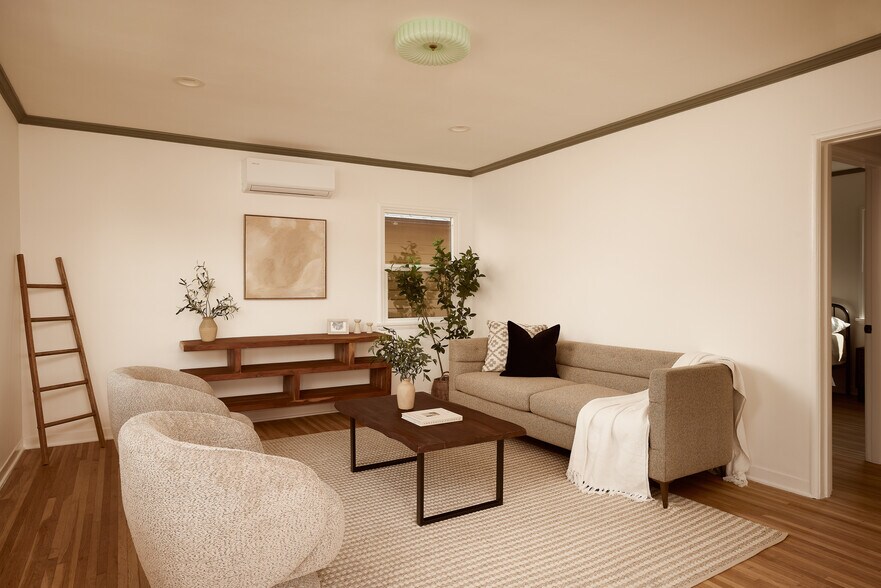 More Photos Of 1434 McDuff St, Los Angeles Apartments For Sale