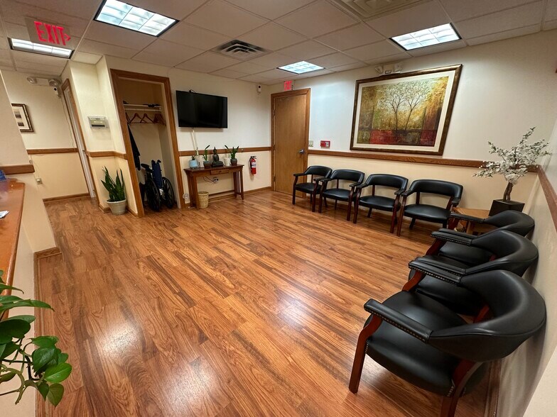 More Photos Of 225 State Highway 35, Red Bank Medical For Lease