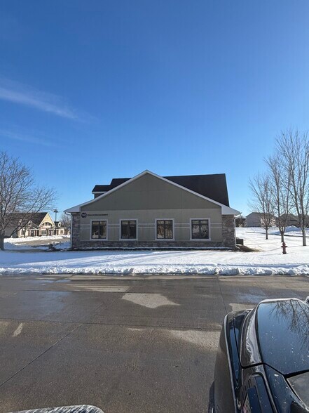 More Photos Of 1820-1824 N 169th Plz, Omaha Office For Lease