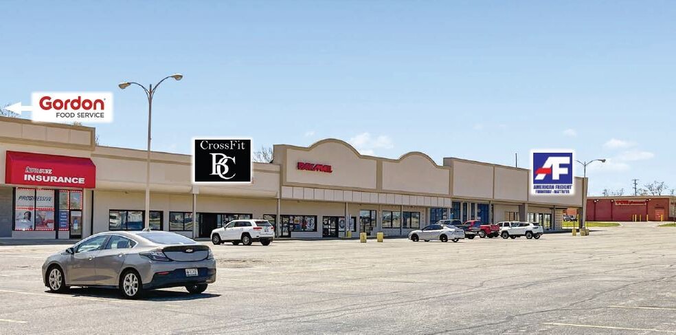 Primary Photo Of 30 E Columbia Ave, Battle Creek Storefront For Lease