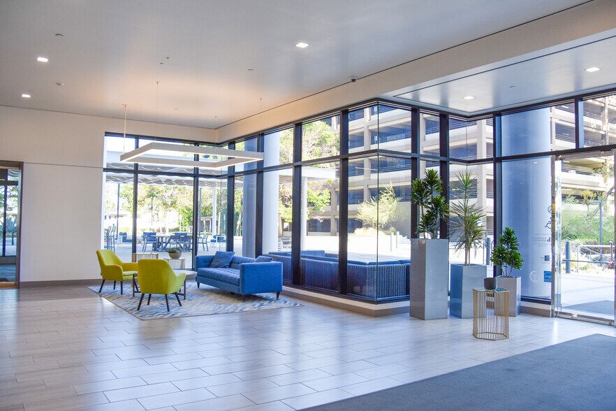 More Photos Of 3 Hutton Centre Dr, Santa Ana Office For Lease