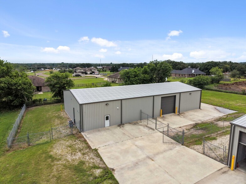More Photos Of 7502 E State Highway 21, Bryan Warehouse For Lease
