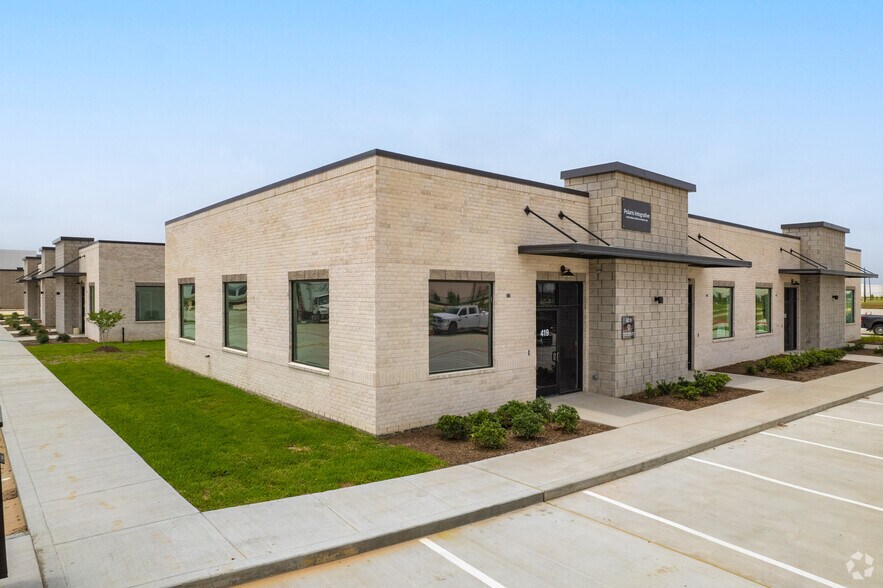 More Photos Of 30625 Kingsland Blvd, Brookshire Medical For Lease