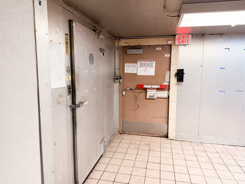 More Photos Of 2113 Andrews Hwy, Odessa Fast Food For Sale