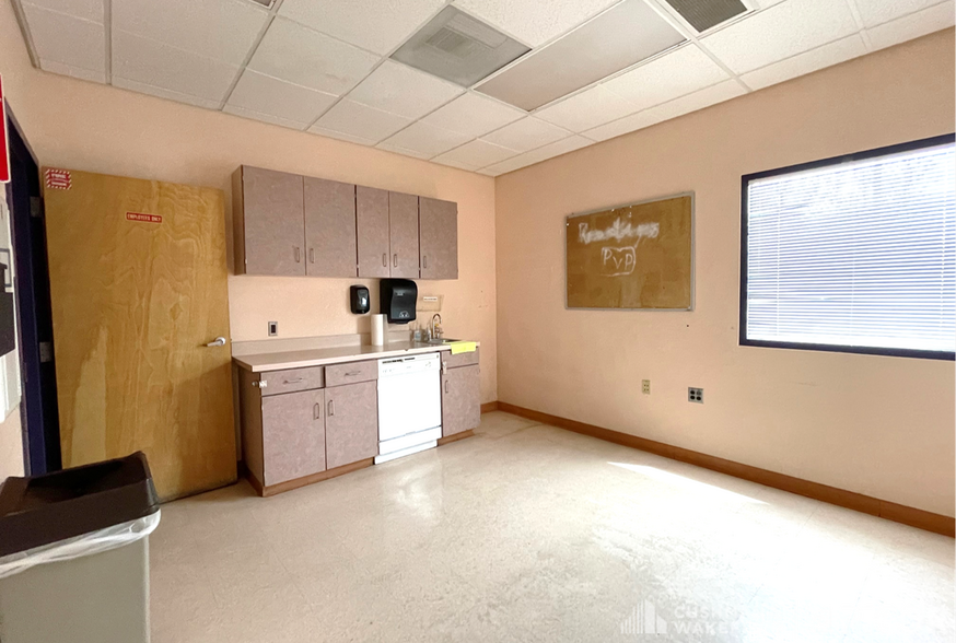 More Photos Of 32 Boulevard del Rey David, Nogales Medical For Sale
